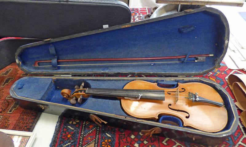 VIOLIN WITH LABEL INSIDE ANTONIUS STRADIVARIUS MADE IN GERMANY,