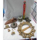 CIRCULAR GILT WOOD FRAME SOAPSTONE STAND WITH DOLPHIN SUPPORTS,