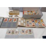 SELECTION OF VARIOUS CIGARETTE CARDS TO INCLUDE SOUTH AFRICAN FLOWERS, WILL'S PICTURE - CARD ALBUMS,