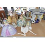SELECTION OF VARIOUS PORCELAIN FIGURES TO INCLUDE LLADRO BALLERINA,