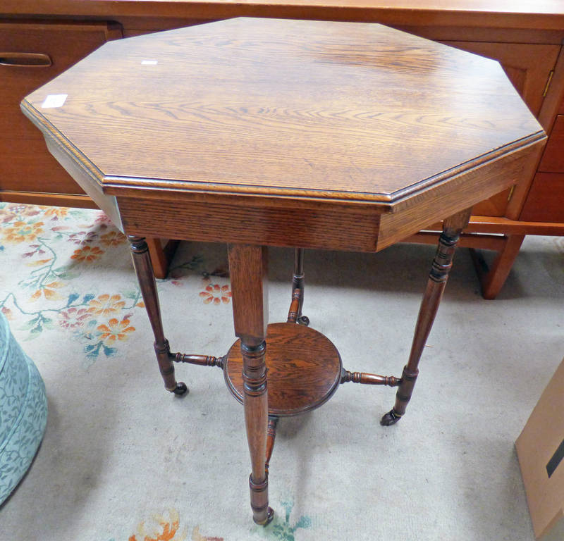 OAK OCTAGONAL TABLE ON TURNED SUPPORTS 62CM DIAMETER