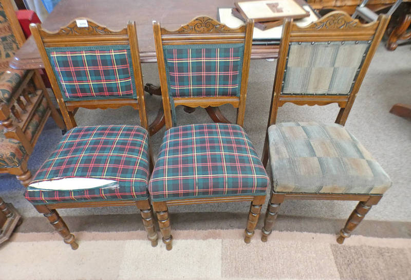 SET OF 3 LATE 19TH CENTURY WALNUT DINING CHAIRS ON TURNED SUPPORTS