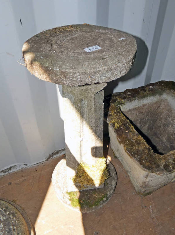 CONCRETE PILLAR WITH BASE 67 CM TALL