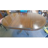 GEORGIAN STYLE MAHOGANY EXTENDING DINING TABLE ON CENTRAL PEDESTAL Condition Report: