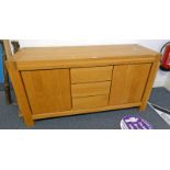 MODERN OAK SIDEBOARD OF 3 CENTRALLY SET DRAWERS,