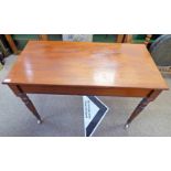 19TH CENTURY MAHOGANY SIDE TABLE ON REEDED SUPPORTS - 107CM WIDE