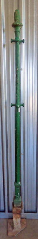 CAST IRON WASHING POLE - OVERALL HEIGHT 230 CMS