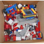 SELECTION OF VINTAGE LOOSE LEGO
