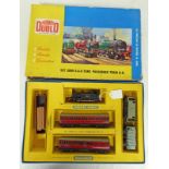 HORNBY DUBLO (2-RAIL) SET 2009 0-6-0 TANK PASSENGER TRAIN B.R. (BLACK LOCOMOTIVE) BOXED.