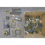 VARIOUS BRASS TABLE FITTINGS & CLIPS, ETC, BED BOLTS,