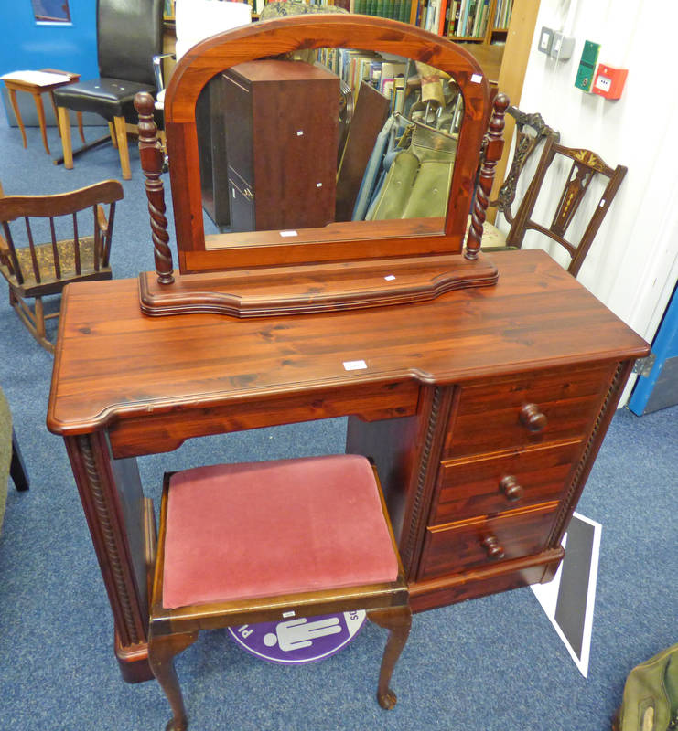 PINE DRESSING TABLE WITH 4 DRAWERS 111CM WIDE Condition Report: Dent / bruise