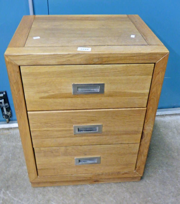 OAK BEDSIDE CHEST WITH 3 DRAWERS,