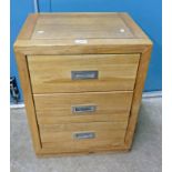 OAK BEDSIDE CHEST WITH 3 DRAWERS,
