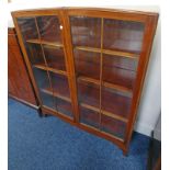 MAHOGANY 2 DOOR GLAZED BOOKCASE WITH SHELVED INTERIOR WIDTH 106 CMS