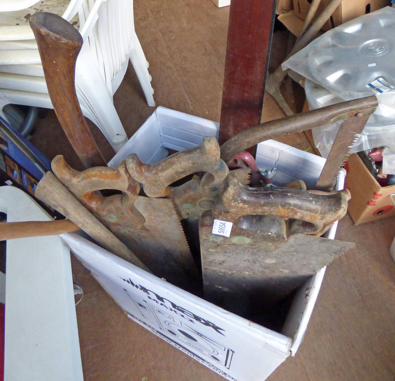 TOOLS AND A SELECTION OF VINTAGE SAWS TO INCLUDE DISSTON ETC IN ONE BOX