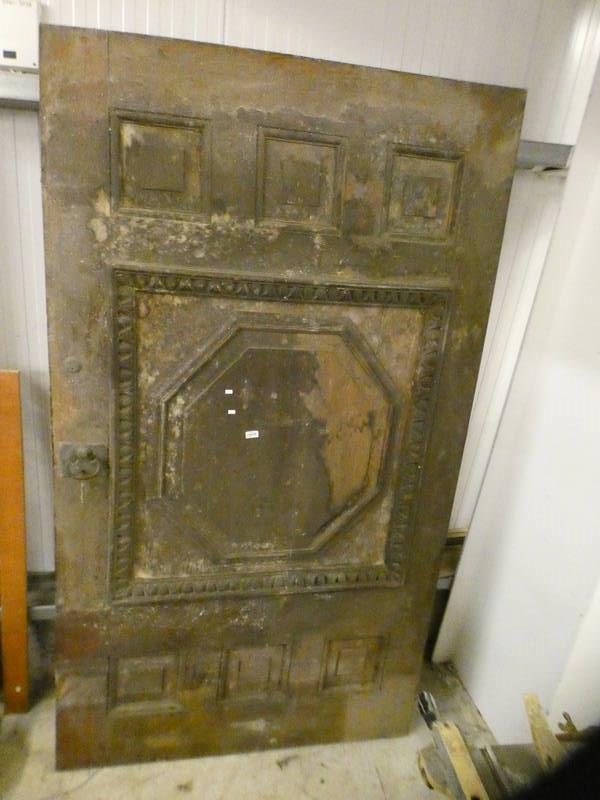 19TH CENTURY OAK DOOR WITH DECORATIVE PANELLING WIDTH 131 CMS Condition Report: