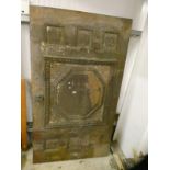 19TH CENTURY OAK DOOR WITH DECORATIVE PANELLING WIDTH 131 CMS Condition Report: