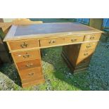 EARLY 20TH CENTURY OAK DESK WITH LEATHER TOP AND 9 DRAWERS 123 X 65 X 79 CM