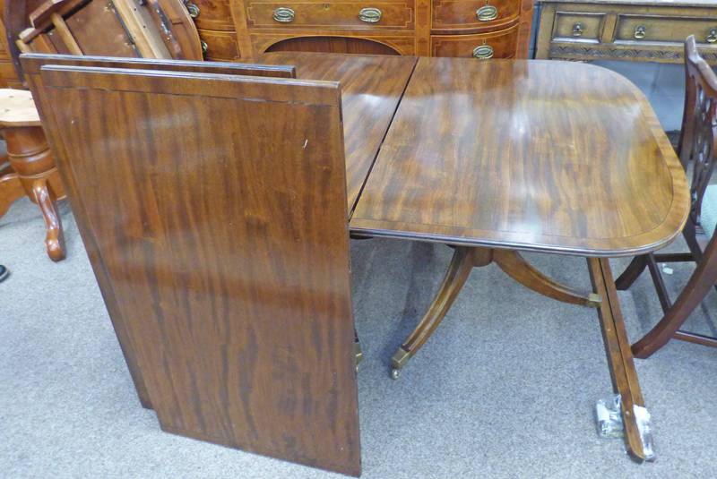 20TH CENTURY MAHOGANY DINING ROOM SUITE WITH MAHOGANY SHAPED FRONT SIDE BOARD WITH 2 CENTRALLY SET