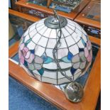 LATE 20TH CENTURY TIFFANY STYLE CENTRE LIGHT FITTING 50CM WIDE