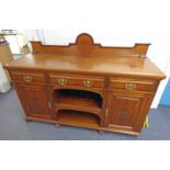 LATE 19TH CENTURY MAHOGANY SIDEBOARD WITH 3 FRIEZE DRAWERS OVER 2 PANEL DOORS WITH SHELVED AREA ON