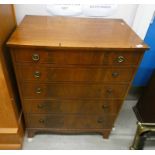 MAHOGANY CHEST OF DRAWERS WITH ROBERTS ABERDEEN LABEL OF 5 DRAWERS