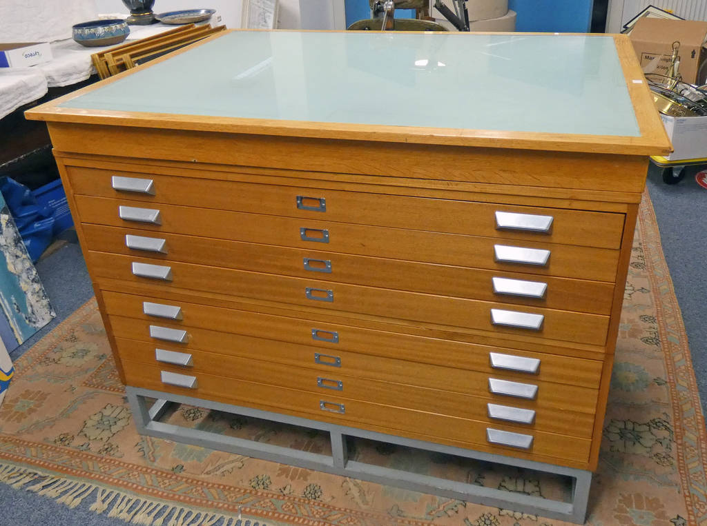 20TH CENTURY PAL 8 DRAWER PLAN CHEST WITH LIGHT BOX ON METAL SUPPORTS 101 CM TALL X 134 CM WIDE X