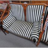 EARLY 20TH CENTURY MAHOGANY FRAMED SETTEE WITH DECORATIVE BOXWOOD INLAY & SHAPED SUPPORTS WITH