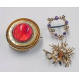 9CT GOLD LEAF BROOCH SET WITH PEARLS & CITRINE,