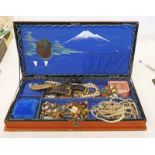 ORIENTAL LACQUER JEWELLERY BOX & CONTENTS OF VARIOUS CUFFLINKS, PASTE PEARL NECKLACES,