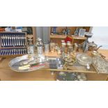 LARGE SELECTION OF VARIOUS SILVER PLATED WARE TO INCLUDE CASED CANTEEN CUTLERY,