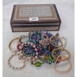 EASTERN MOSAIC PATTERN JEWELLERY BOX & CONTENTS OF DECORATIVE JEWELLERY INCLUDING BEAD NECKLACES,