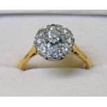 18 CT GOLD DIAMOND CLUSTER RING