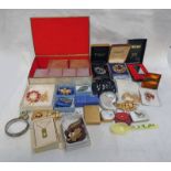 SELECTION OF VARIOUS DECORATIVE JEWELLERY ETC INCLUDING CARRICK PLAID BROOCHES,