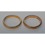 18CT GOLD RING - 4.1 GMS & 22 CARAT GOLD RING - 3.