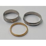 2 X 18CT GOLD WEDDING BANDS - 8.