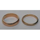 2 9CT GOLD WEDDING BANDS - 8.