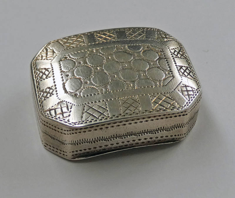 GEORGE III SILVER VINAIGRETTE WITH PIERCED GRILLE WITH ENGRAVED DECORATION BY ROBERT MITCHELL & CO