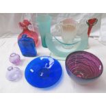 SELECTION OF COLOURED GLASS INCLUDING VASES & BOWLS