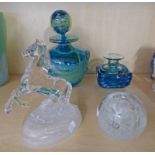 SELECTION OF DECORATIVE GLASS INCLUDING CAITHNESS PAPERWEIGHT,