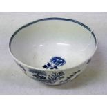 18TH CENTURY WORCESTER BLUE & WHITE PORCELAIN BOWL DECORATED WITH FLOWERS - 12CM DIAMETER