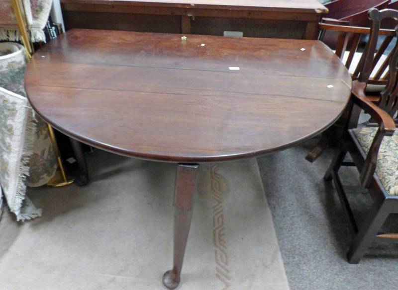 19TH CENTURY MAHOGANY DROP LEAF TABLE ON QUEEN ANNE SUPPORTS 150CM EXTENDED LENGTH