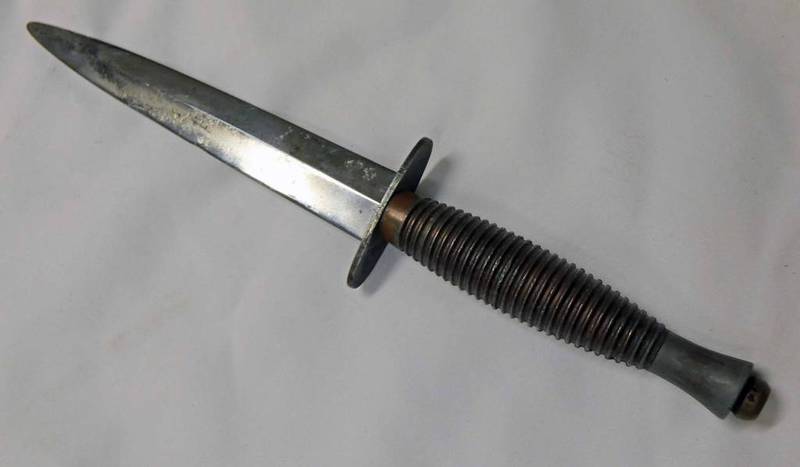 WILLIAM RODGERS THIRD PATTERN FIGHTING KNIFE WITH 16.