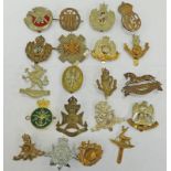 20 CAP BADGES TO INCLUDE 14TH KINGS HUSSARS, ROYAL SCOTS GREYS, THE RANGERS, DORSET,