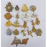 20 CAP BADGES TO INCLUDE 1ST GEORGES GURKHAS, ROYAL LINCOLNSHIRE REGIMENT, SHROPSHIRE YEOMANRY,