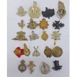 20 CAP BADGES, ETC TO INCLUDE GLOUCESTERSHIRE, ROYAL ORDNANCE FACTORIES, 10TH ROYAL HUSSARS,