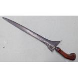 20TH CENTURY MALAYSIAN KRIS WITH 36CM LONG DOUBLE EDGED PATTERN WELDED IRON BLADE WITH DECORATIVE