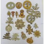 20 CAP BADGES TO INCLUDE QUEENS OWN HUSSARS, LEICESTERSHIRE 1ST VOL BATT, ROYAL HUSSARS,