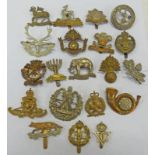 20 CAP BADGES TO INCLUDE LOVATS SCOUTS, QUEENS OWN YEOMANRY, 25 ROYAL FRONTIERSMEN FUSILIERS,