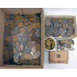 SELECTION OF VARIOUS UK COINAGE WITH PENNIES, FARTHINGS, HALF PENNIES, THREEPENCES,